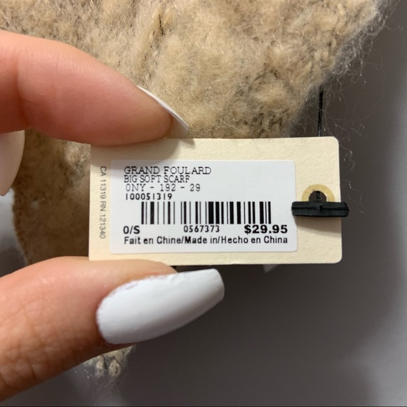 Garage cream coloured scarf! - Picture 5 of 6